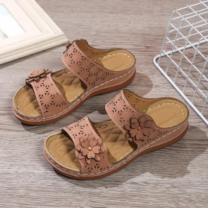 Malia - Sandali eleganti da donna con tacco a cuneo e motivo floreale, con un comfort eccezionale