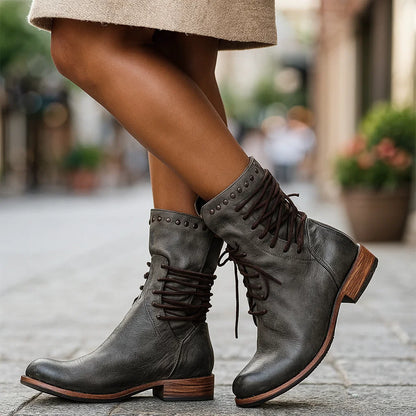 Stivaletti da Donna in Pelle con Borchie